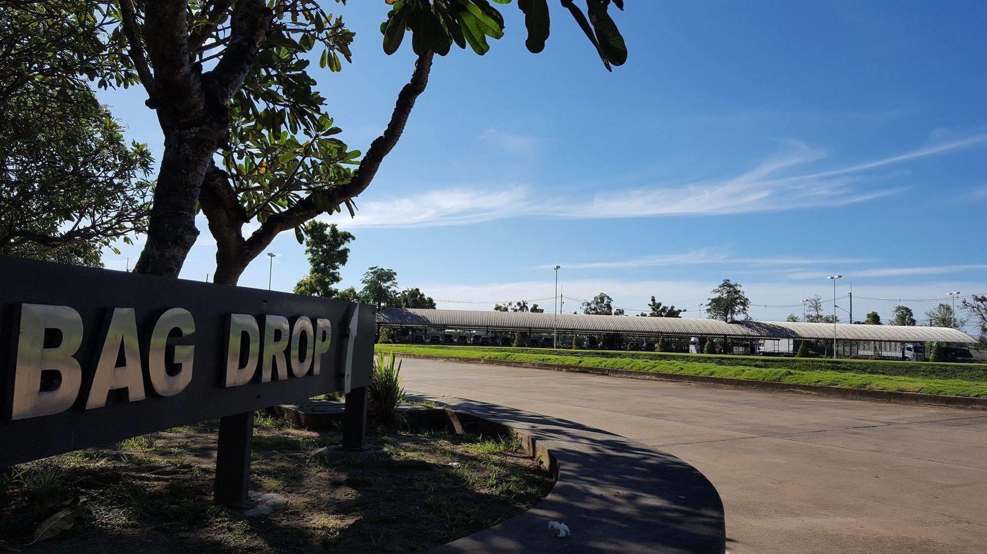 Suwan Golf & Country Club Hotel Nakhon Pathom Bagian luar foto
