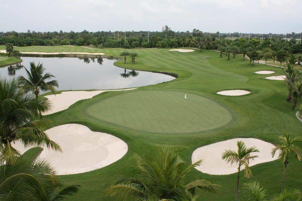 Suwan Golf & Country Club Hotel Nakhon Pathom Bagian luar foto