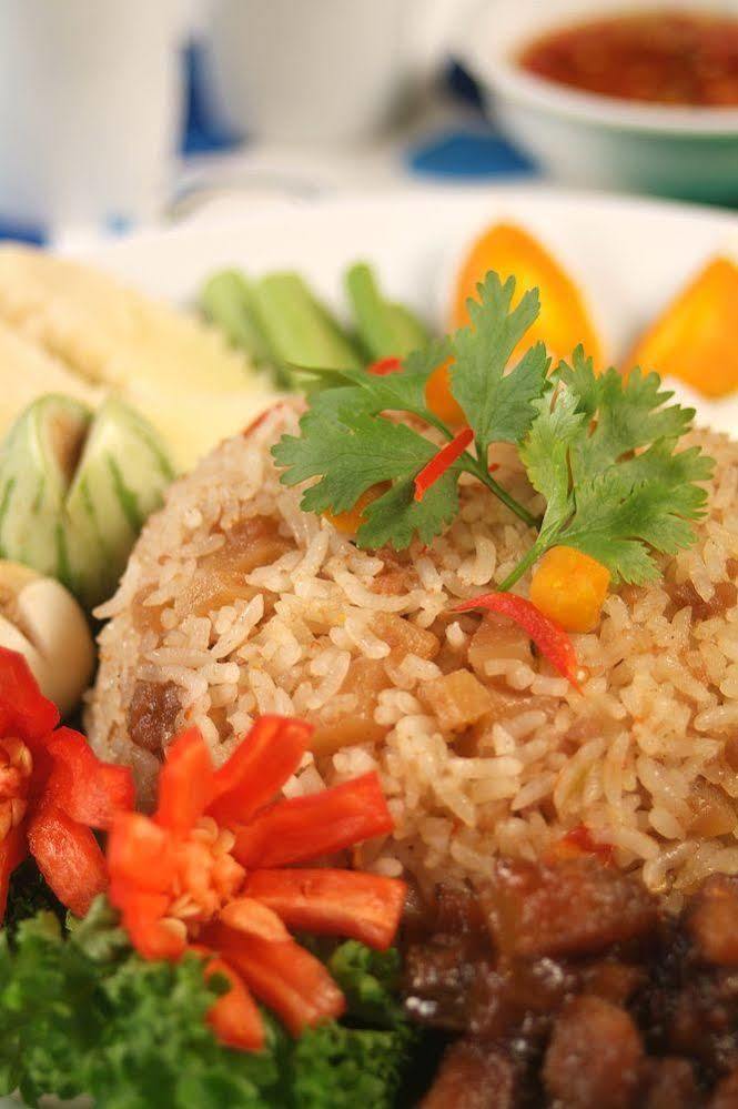 Suwan Golf & Country Club Hotel Nakhon Pathom Bagian luar foto