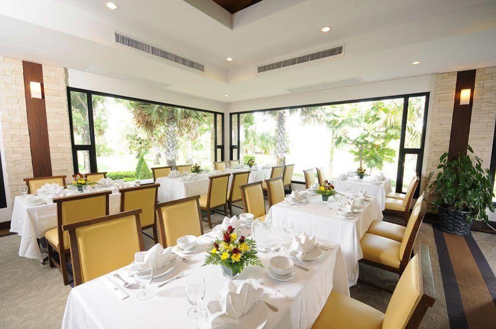 Suwan Golf & Country Club Hotel Nakhon Pathom Bagian luar foto