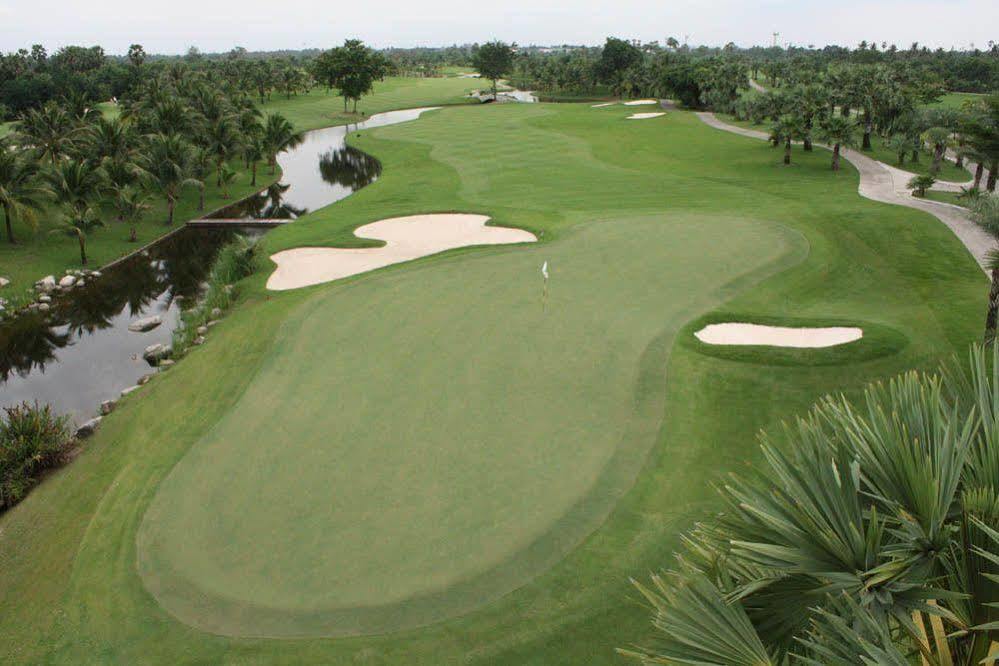 Suwan Golf & Country Club Hotel Nakhon Pathom Bagian luar foto
