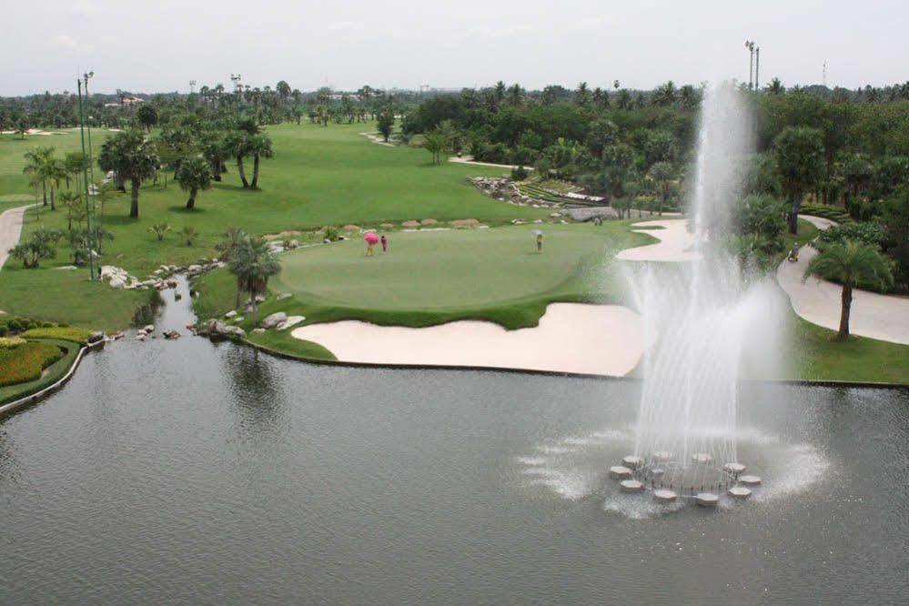 Suwan Golf & Country Club Hotel Nakhon Pathom Bagian luar foto